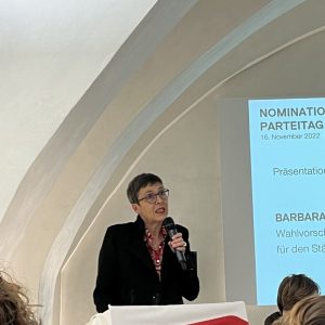 Barbara Gysi spricht am Parteitag der SP St. Gallen